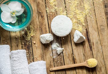 Spa natürmort kase ve orkide