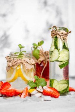 Yaz içeceği meyve Detoks