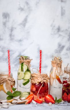 Yaz içeceği meyve Detoks