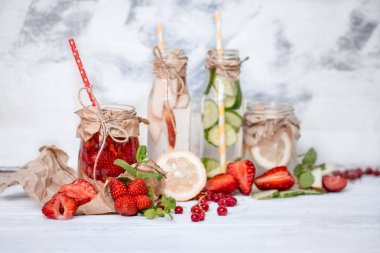 Yaz içeceği çilek ile