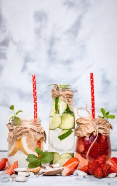 Yaz içeceği meyve Detoks