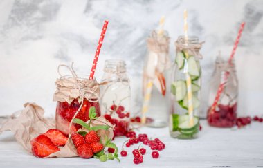 Yaz içeceği çilek ile