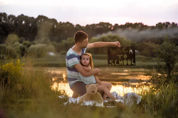 Volver a la escuela en la naturaleza —  Fotos de Stock