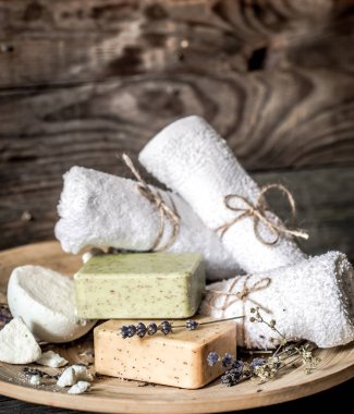 Sabun ahşap arka plan ile Spa kompozisyon,