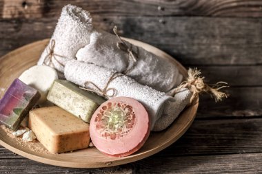 Sabun ahşap arka plan ile Spa kompozisyon,