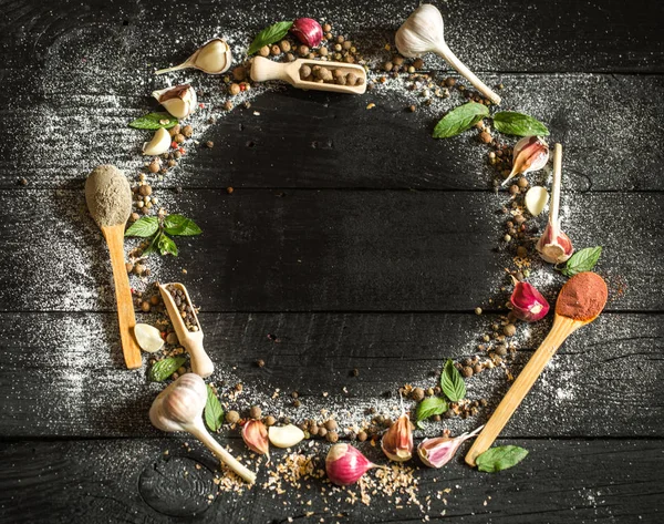 Baharat metin için siyah arka plan yer Tarih