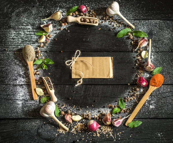 Baharat metin için siyah arka plan yer Tarih