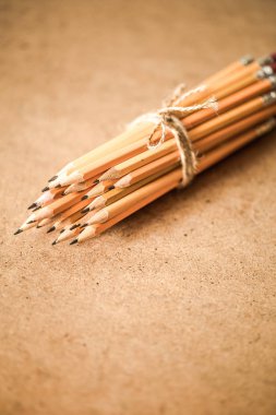 bir yığın kalemler