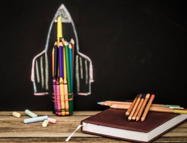 kalemler dışında okul roket geri