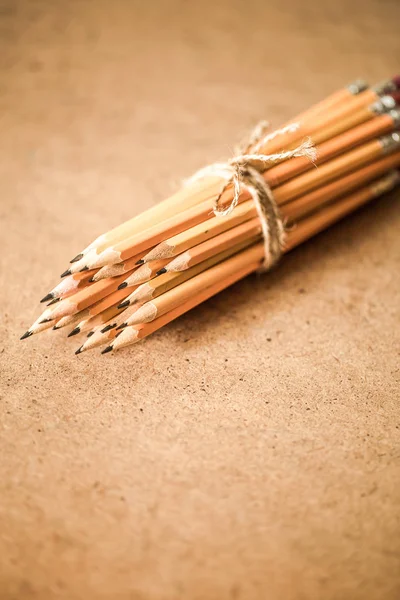 bir yığın kalemler