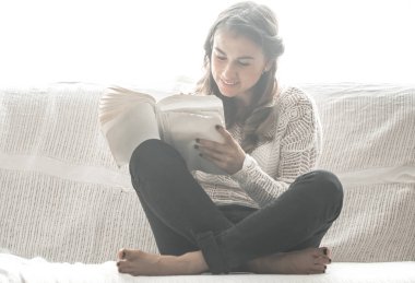 Kız okuma kitabı Divan