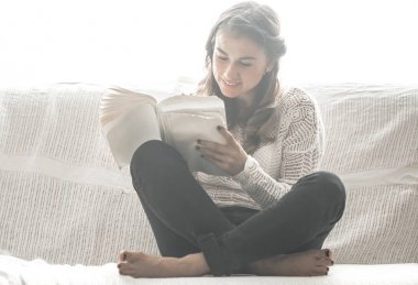 Kız okuma kitabı Divan