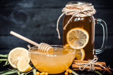 çay limon ve bal ile kompozisyon