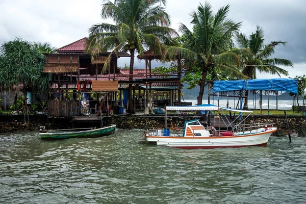 Tai iskelede Motorlu tekne