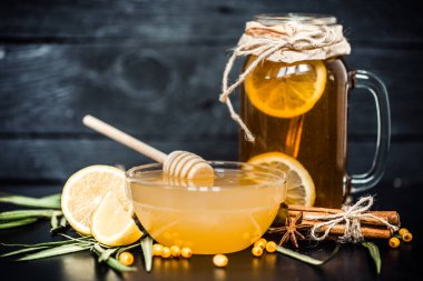 çay limon ve bal ile kompozisyon