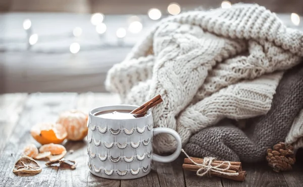 Уютный рождественский чайный натюрморт — стоковое фото