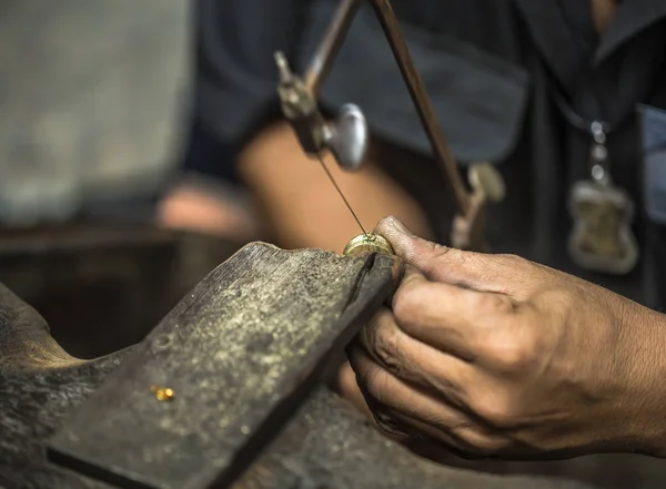 Procesamiento de piedras preciosas — Foto de Stock