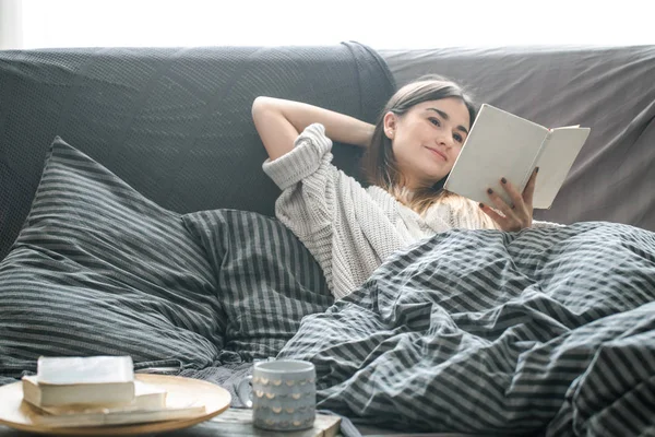 Kız okuma kitabı Divan