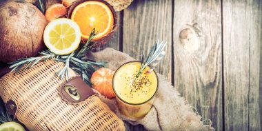 taze portakal suyu ile yaz kompozisyon