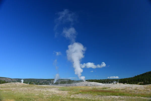 Gammalt troget geyser — Stockfoto