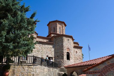 Kırmızı çatılar ile eski kale