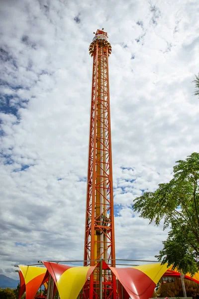 High attraction at amusement park — Stock Photo, Image