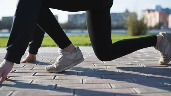 Fitte Frau in Sportbekleidung — Stockfoto