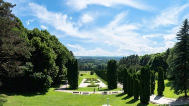 Yaz aylarında güzel park.