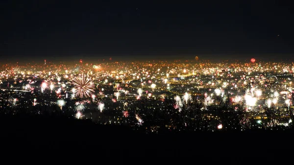 Fuegos artificiales sobre Viena Fotos de stock