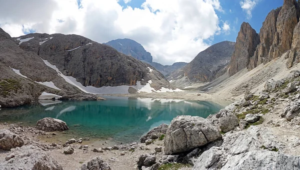 Lago dAntermoia, Tirol del Sur, Italia Fotos de stock libres de derechos