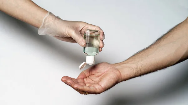 Trattamento Delle Mani Con Antisettico Igiene Disinfezione Microbi Batteri Protezione — Foto Stock