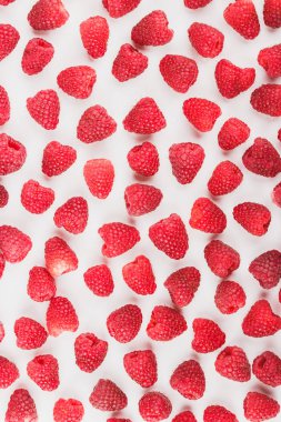 Ahududu, izole--dan geçmiş