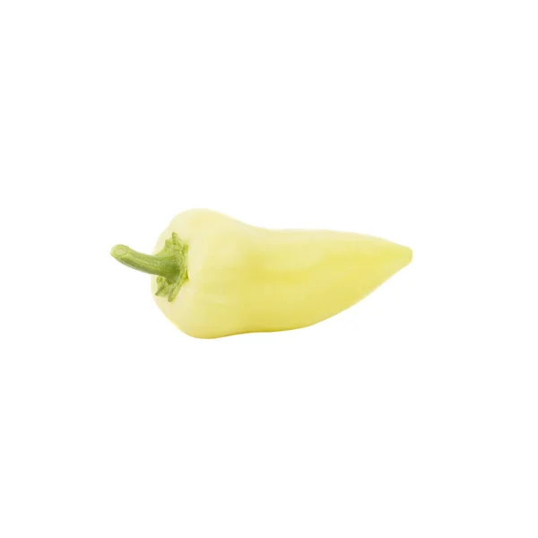 Groene verse paprika, geïsoleerd op wit — Stockfoto