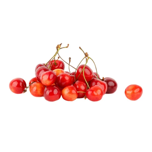 Cerejas vermelhas maduras isoladas em branco — Fotografia de Stock