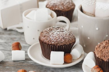 Çaydanlık, cupcake ve farklı süslemeler