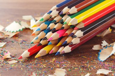 Renkli kalemler, yumuşak odak arka plan kümesi