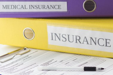 Pano, klasörler ve kalem temiz sigorta formu