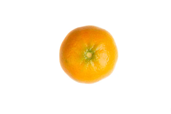 Verse rijpe tangerine geïsoleerd op witte achtergrond — Stockfoto