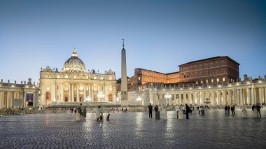 Vatikan Şehri, Ekim 2017: Turist üzerinde Ekim 2017 Vatikan, Roma, İtalya, Avrupa'nın St. Peter's Meydanı'nda