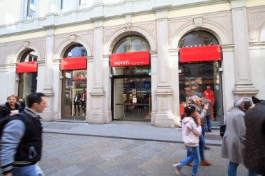 Milan: Pencere Ferrari Store, İtalya, Avrupa'nın