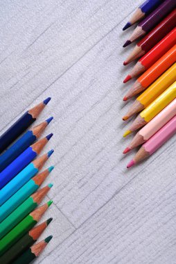 renkli kalemler kompozisyon
