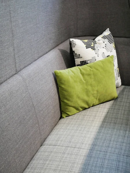 Buntes Sofa Mit Kissen — Stockfoto