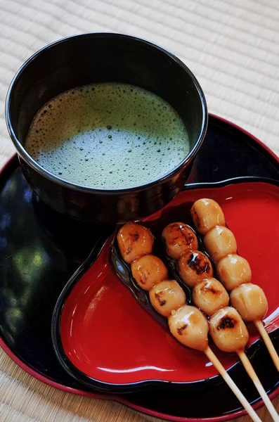 Chá verde e bolinho — Fotografia de Stock