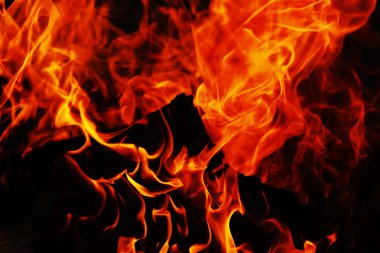 Yangın ve siyah arka plan