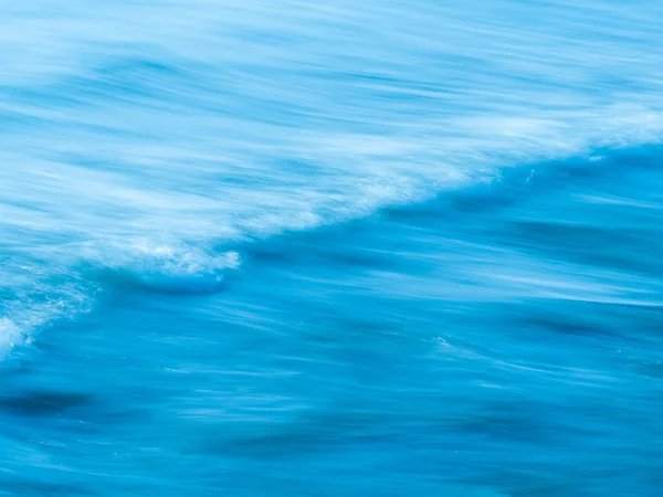 在冲绳的蓝色波浪 — 图库照片