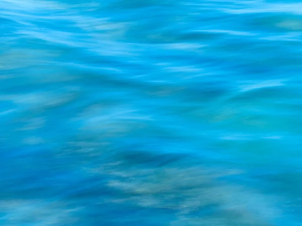 在冲绳的蓝色波浪 — 图库照片