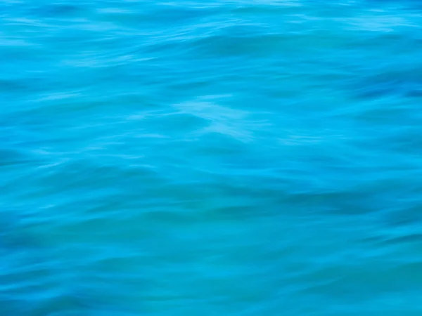 Голубая волна на Окинаве — стоковое фото