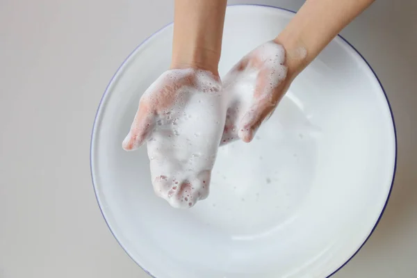 Cuci tangan dengan sup — Stok Foto