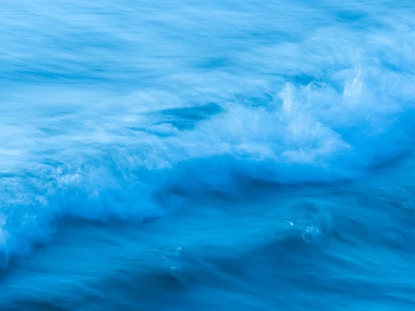 在冲绳岛的 blye 波 — 图库照片