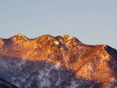 Hokkaido'da dağ silsilesi